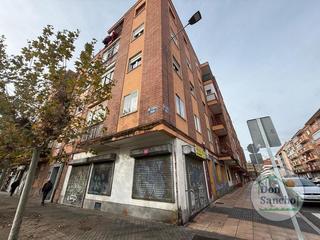 Flat in Plaza de Toros. No cobramos al compradoratención, amantes del bienestar y la com