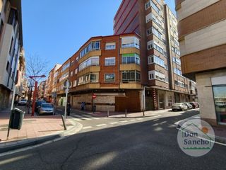 Aparcament cotxe a Delicias. No cobramos honorarios de intermediación al comprador!bienvenido