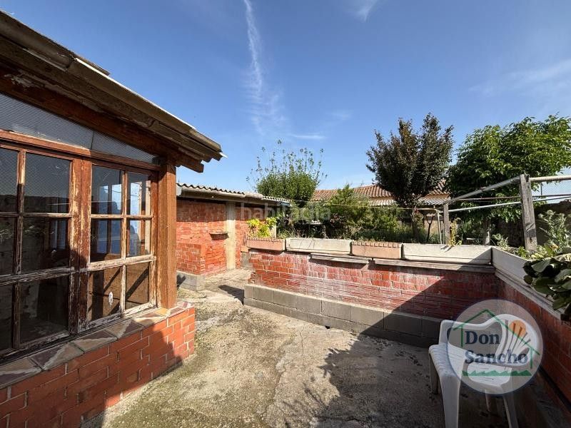 Foto b27d68e6-2e79-40e9-b0bb-80f29c7414de. Casa a Rueda