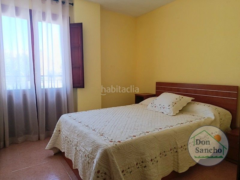 Foto b921c618-777a-47f2-b428-f6548f98eb40. Pis amb calefacció aparcament a Cigales