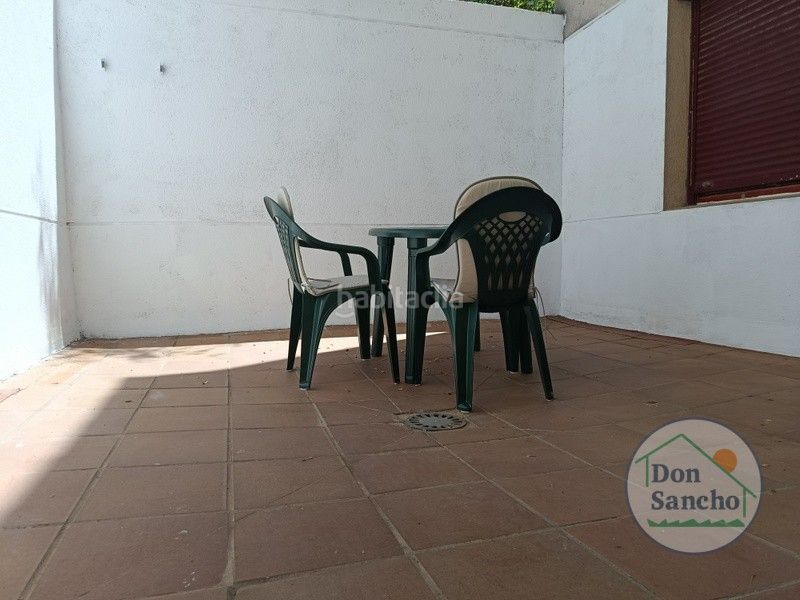 Foto ee865230-81a6-4782-a4bd-70c25f20e0c6. Pis amb calefacció aparcament a Cigales