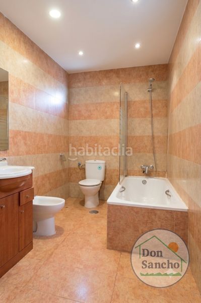 Foto 13c98637-f6ea-47ac-babe-6ca0983d8fbc. Casa adossada amb calefacció aparcament a Mucientes