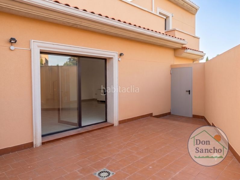 Foto 171b1162-a7a6-4980-a6b2-7d29e36c2092. Casa adossada amb calefacció aparcament a Mucientes