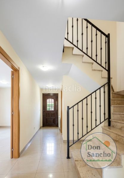 Foto 2beb34f4-f83d-43c8-8194-34afd0ee2f11. Casa adossada amb calefacció aparcament a Mucientes