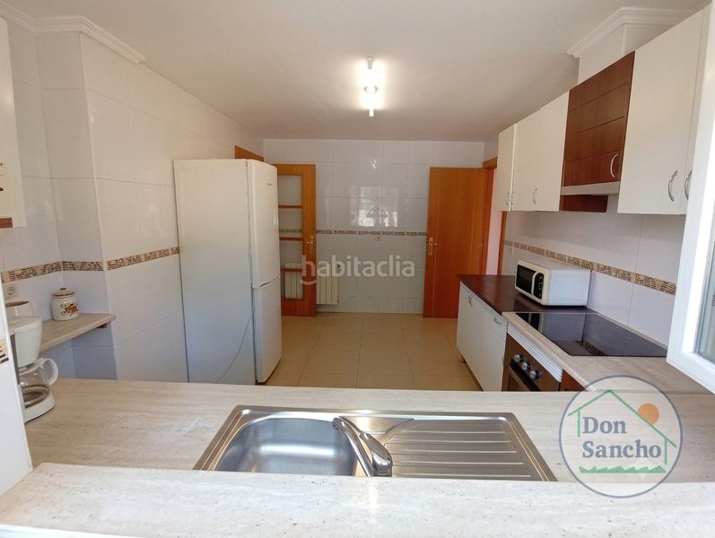 Foto cfaf4d02-d76f-45e6-906b-327861a54bc1. Casa adossada amb calefacció aparcament a Mucientes