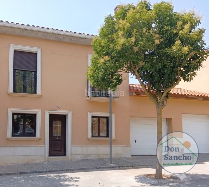 Foto e4893b8a-d2be-479e-bbb4-7ec1b319d2ae. Casa adossada amb calefacció aparcament a Mucientes