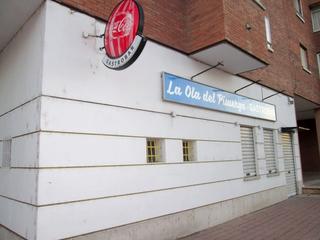 Location Local commercial à Huerta del Rey. Bar o  local en alquiler.zona en la huerta del rey.