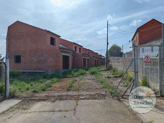Casa adossada a Castronuevo de Esgueva. Promocion a terminar compuesta de 14 viviendas unifamiliares ado