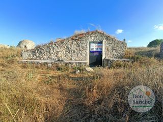Terreno residenziale in Ampudia. Vendemos fantástica bodega en valoria del alcor palencia pedanía
