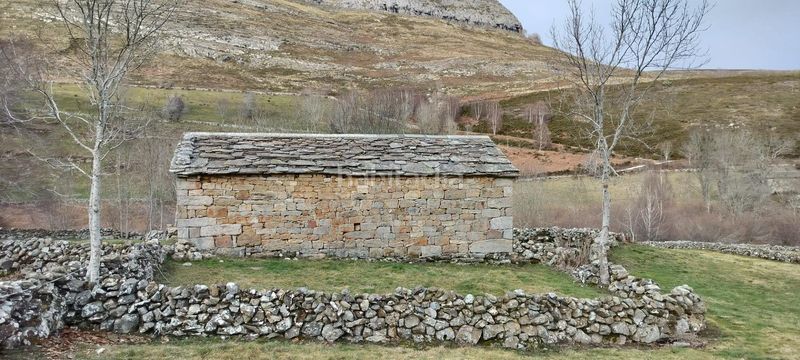 Foto 123273d2-abaa-4a56-8325-1bd7ae2e9b39. Masia a Espinosa de los Monteros