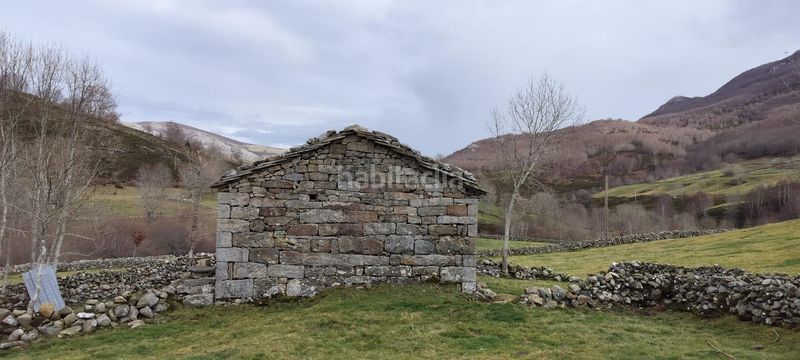 Foto 40b79de1-ada9-4039-b581-b1771d32ccea. Masia a Espinosa de los Monteros