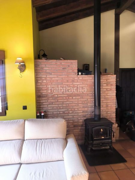 Foto cf312b06-85e9-4def-bf75-6877dafc4013. Edificio en urrez 0 en Villasur de Herreros