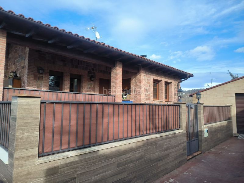 Foto e62a6bb8-6670-49fb-a9f0-5ab96a958738. Edificio en urrez 0 en Villasur de Herreros