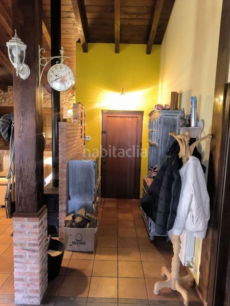 Foto e8d29871-1d64-486d-9534-c1c0f52a8a8d. Edificio en urrez 0 en Villasur de Herreros