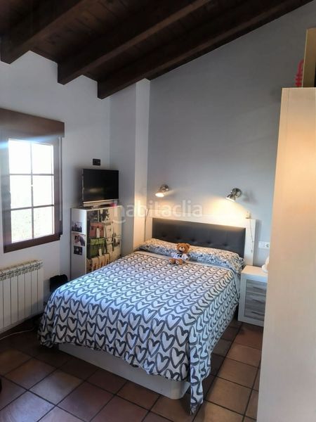 Foto f4384173-6138-4ed4-96ee-48d5554073f1. Edificio en urrez 0 en Villasur de Herreros