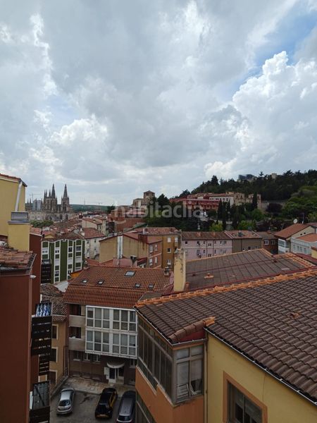 Foto a286b8a4-2ec7-4e58-a86a-e5465ebd81a8. Àtic amb calefacció a Los Vadillos - R. Sanitaria - Pozanos Burgos