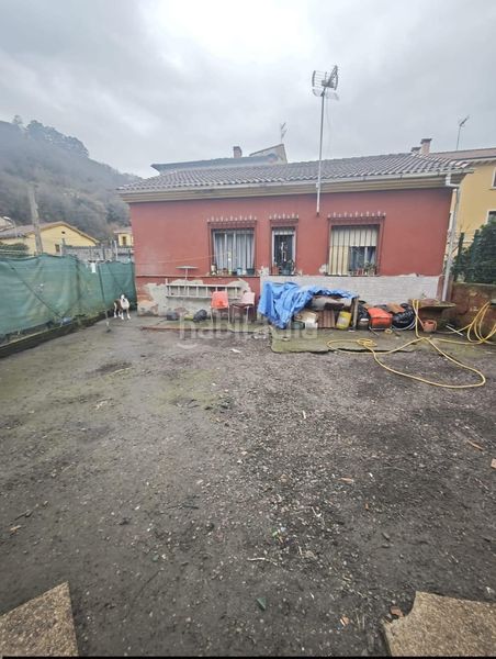 Foto bd5fcd75-b772-4c16-b37e-c38973ee7c04. Casa amb aparcament piscina a Santa Marina - Polígono Mieres