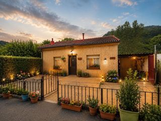 Casa in Santa Marina - Polígono. Encantadora casa en figaredo  tu nuevo hogar te espera por solo