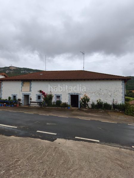Foto ae3c82bd-cc9e-480c-87ea-cbd9a8e577ae. Masia amb aparcament a Medina de Pomar