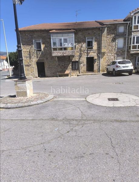 Foto 888a39d8-5c35-4d09-8acc-0b73579f3a76. Chalet con piscina in Campoo de Enmedio