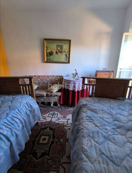 Foto b5455566-8f9f-432b-beea-dc57df25e4c7. Chalet con piscina in Campoo de Enmedio