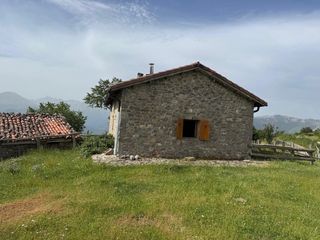 Country house in Quirós. Espectacular cabaña en salcedo de quirós , oportunida única