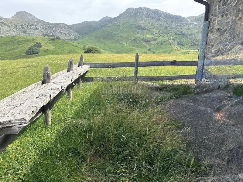 Foto b27e3536-b086-43cd-b84a-e06401d66a12. Casa amb calefacció aparcament a Quirós