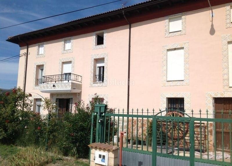 Foto e09d658a-754e-483b-b4e9-80f28b90b6a1. Casa amb calefacció aparcament a Quintanaélez