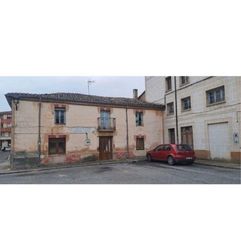 Masia a Villadiego. Amplia casa de pueblo en villadiego  oportunidad para reformar