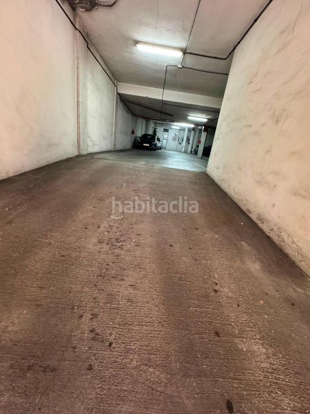 Foto b92acedc-0e8e-4608-b8e6-a428605bbb1c. Aparcament cotxe a Sama Langreo