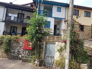 Reihenhaus in Piloña. Encantadora casa adosada en piloña