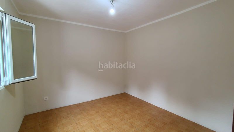 Foto 020f309e-abaa-4300-b3b1-6832285c758b. Casa aparellada amb calefacció aparcament a Ciaño - Zona Rural Langreo