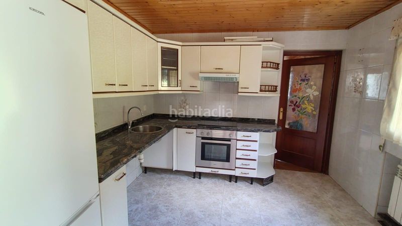 Foto 1a8497cc-1168-43b4-8219-e36220da82f0. Casa aparellada amb calefacció aparcament a Ciaño - Zona Rural Langreo