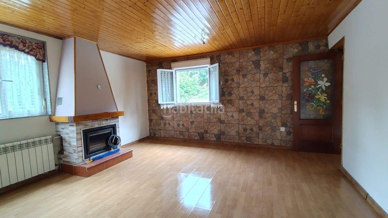 Foto 504b5d8f-c777-4626-a079-889485f5ab3b. Casa aparellada amb calefacció aparcament a Ciaño - Zona Rural Langreo
