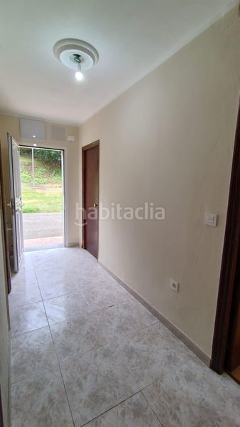 Foto 62b4017f-bf25-45c7-9885-b7b08ed58bc8. Casa aparellada amb calefacció aparcament a Ciaño - Zona Rural Langreo