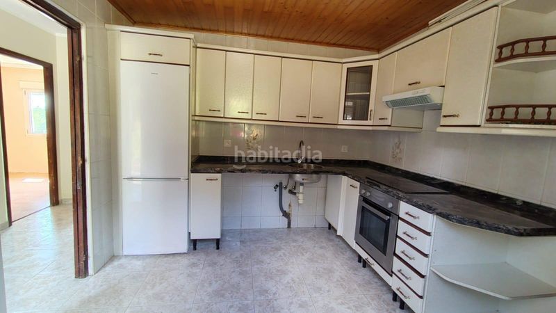 Foto f2bb3f1d-568a-40f6-a077-2b35ab56b510. Casa aparellada amb calefacció aparcament a Ciaño - Zona Rural Langreo