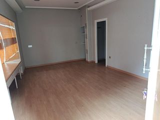 Etagenwohnung in Sama. Bajo   garaje y gran trastero en sama