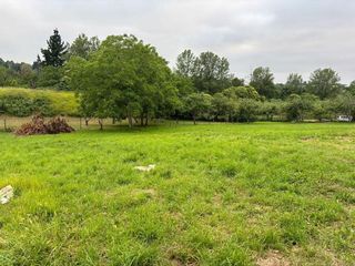 Terreny residencial a Bernueces. Finca edificable en venta  urbanización jardín botánico gijón