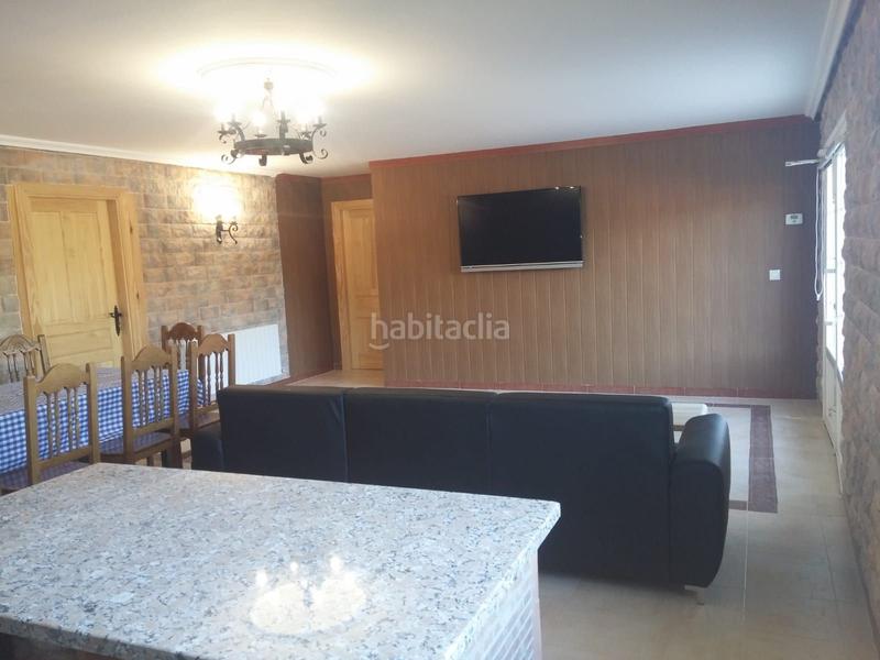 Foto ffaa31a5-a924-410e-952b-855092bec8e0. Edifici a Oña