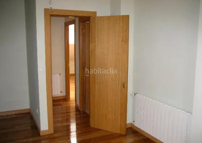 Foto cdafbaf1-c567-4ae0-9a55-f5cbfeca2c6d. Zweistöckige wohnung mit parking in Centro Torrelavega