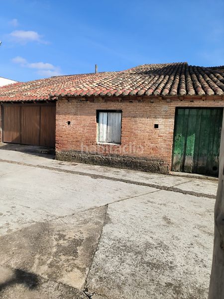 Foto 322b34cd-2b2f-4e50-9ea6-ed30d0296140. Local comercial a Melgar de Fernamental