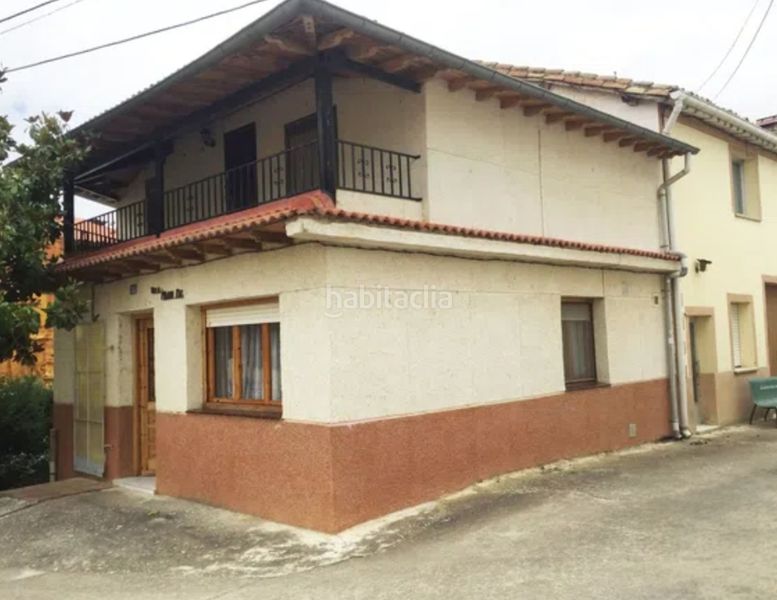 Foto d3c6d46f-3095-4d51-bc1f-830a5db018bf. House with heating parking in Zuñeda