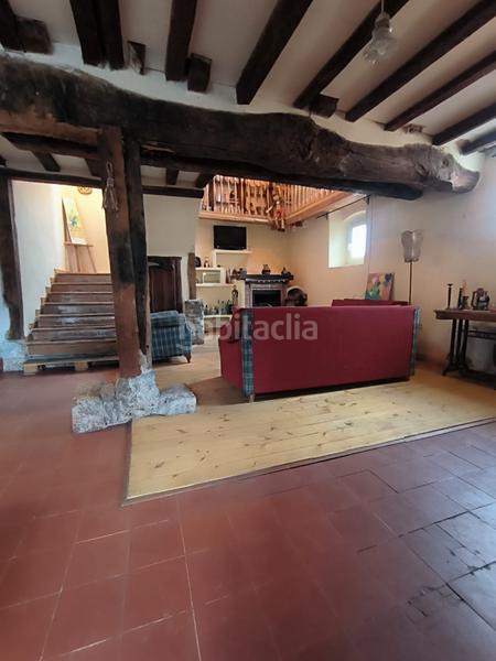 Foto 54ce1014-33de-4b80-b023-63575c515c7a. House with fireplace heating in Revillarruz