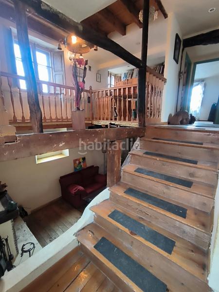 Foto 5be65ca2-a249-4c72-b0d9-0d9dd52a2c7e. House with fireplace heating in Revillarruz