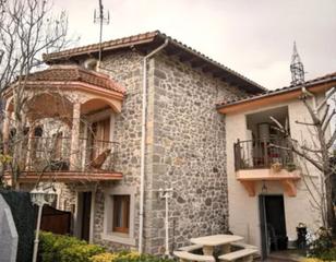 Casa adossada a Ramales de la Victoria