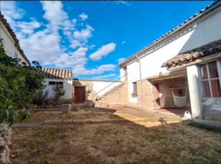 Maison à Calle de la cuadra 9
