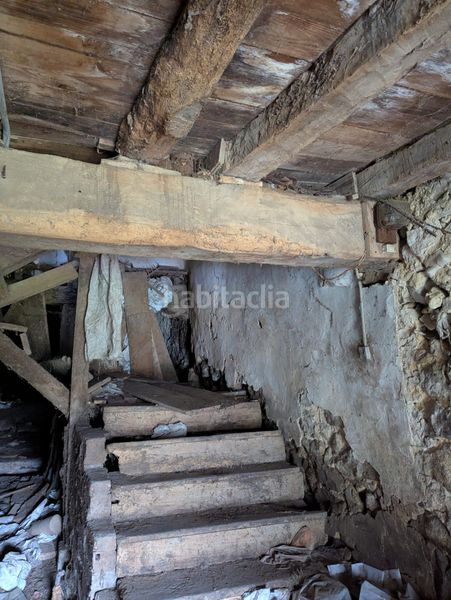 Foto 257a54c1-02b5-4916-ade9-199183c956c3. Casa aparellada a Ruesga