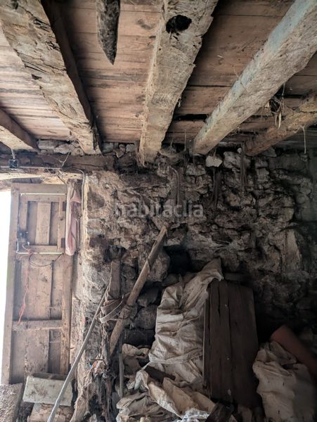 Foto 9dcc466f-bbeb-42ba-a8d0-dc9b7df46ff2. Casa aparellada a Ruesga