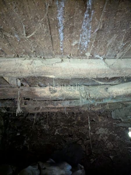 Foto b03d97bd-7232-4302-b873-0840bc571c24. Casa aparellada a Ruesga