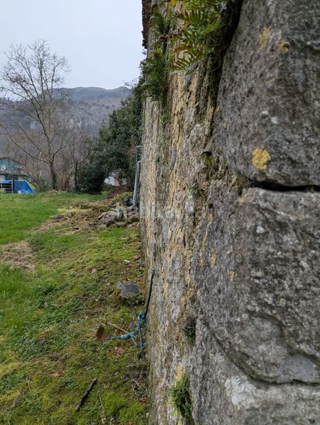 Foto d919eb8c-5df5-4a1e-b6c2-ee3fa16c927a. Casa aparellada a Ruesga